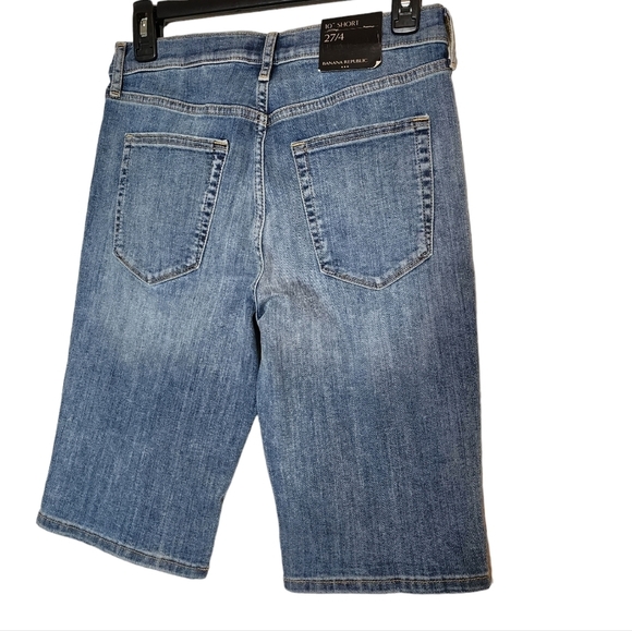 NWT Banana Republic highrise 10" denim shorts. Light to medium wash.  Size 27. - Picture 2 of 13
